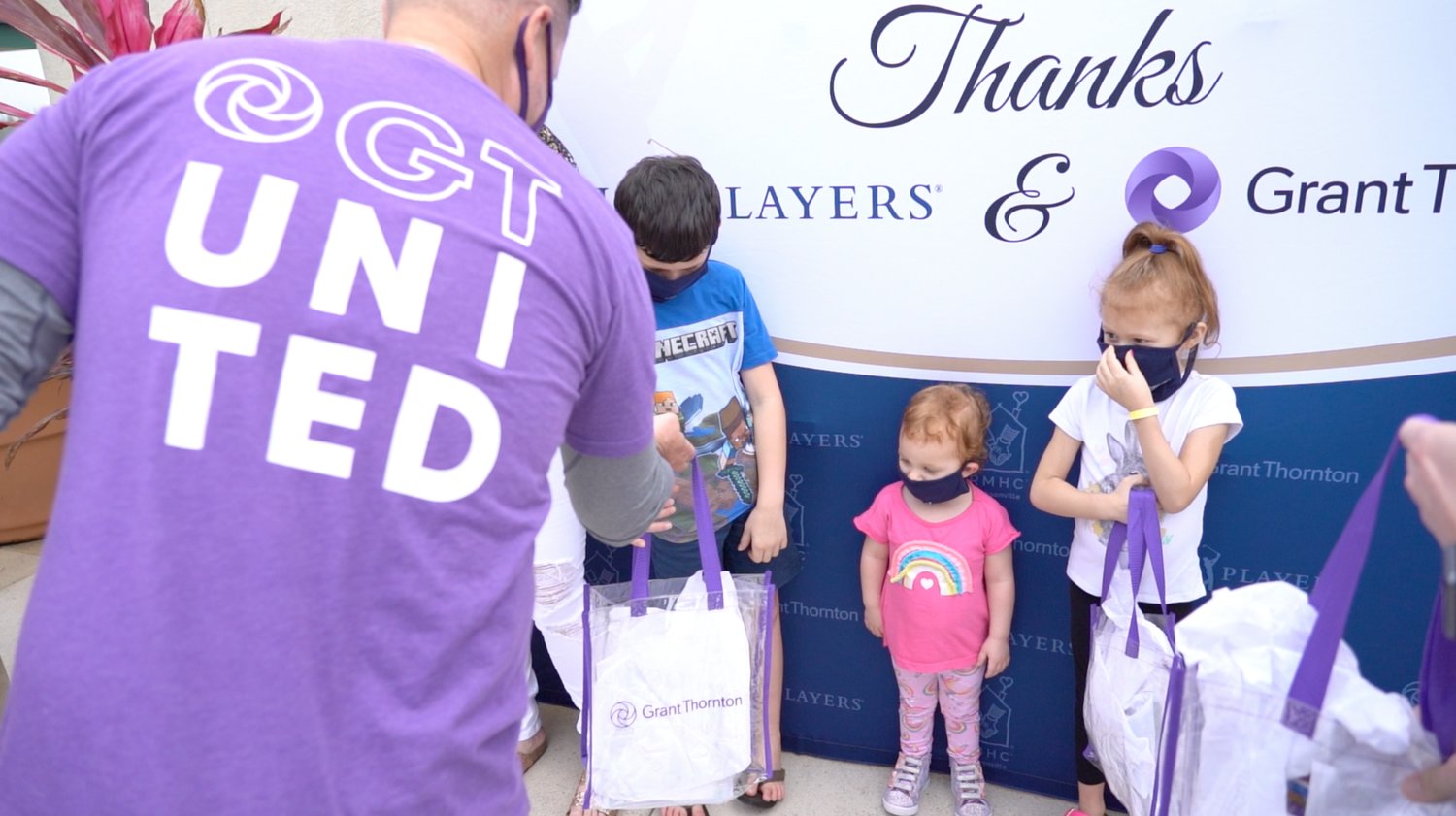 Grant Thornton representatives deliver “smile kits” to children as part of its Purple Paladin program. Grant Thornton has selected the Ronald McDonald House Charities of Jacksonville to be the Charity of the Day on Saturday, March 13, at THE PLAYERS Championship.